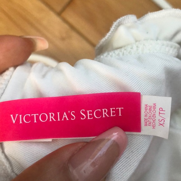 *SOLD* Victoria Secret white lace triangle bikini top - Picture 3 of 3